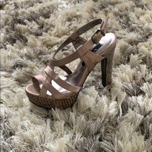 Nina platform heels size 8M